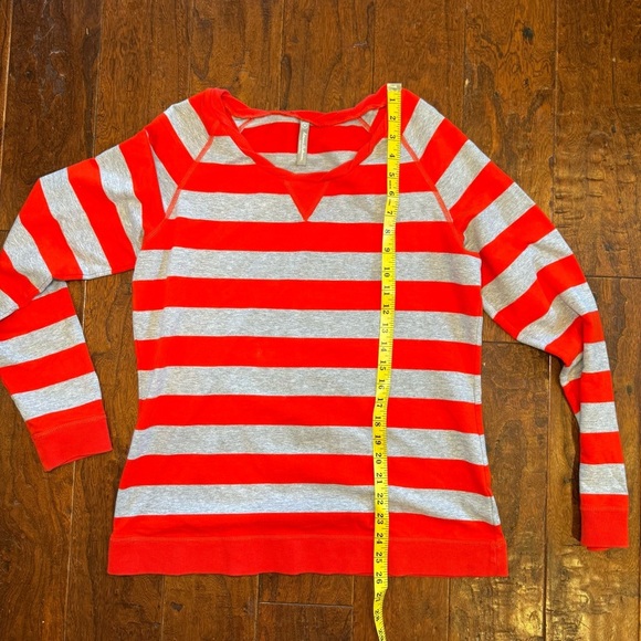 Hanna Andersson red and gray striped scoop neck long sleeve tshirt size M - Picture 10 of 13